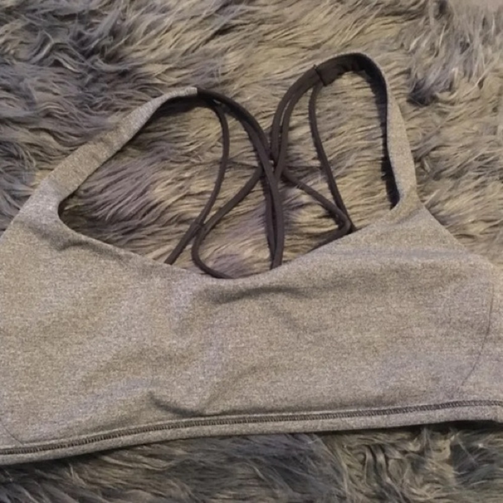 Lululemon free to be zen bra